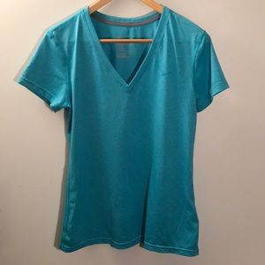 Like new! Nike Dri-fit v-neck t-shirt szM